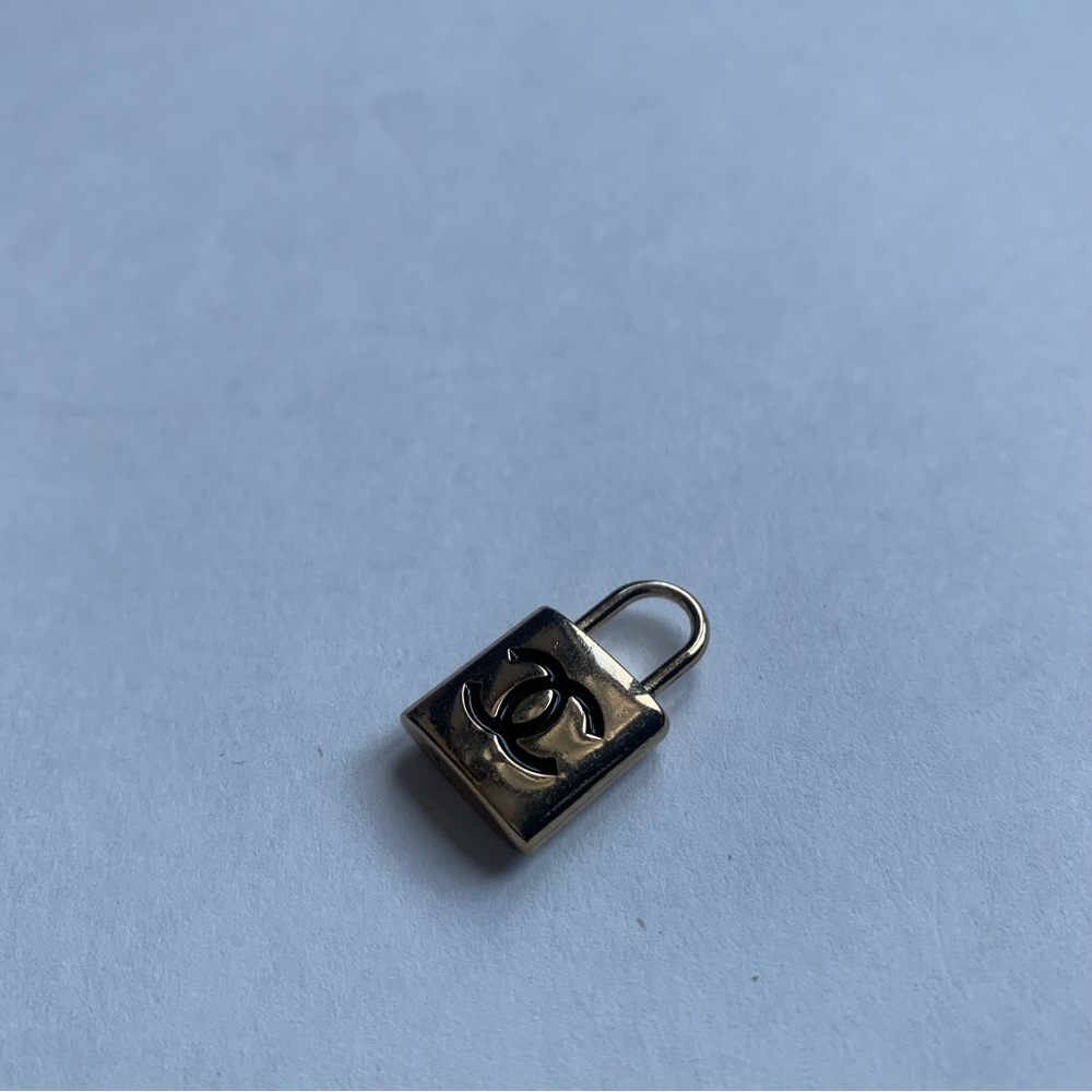 CC Lock zipper pull - Picture 2 of 3